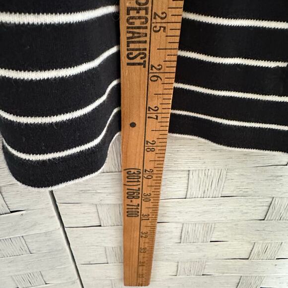 Isaac Mizrahi women’s T-shirt black white nautical striped feminine cozycore - Picture 8 of 10